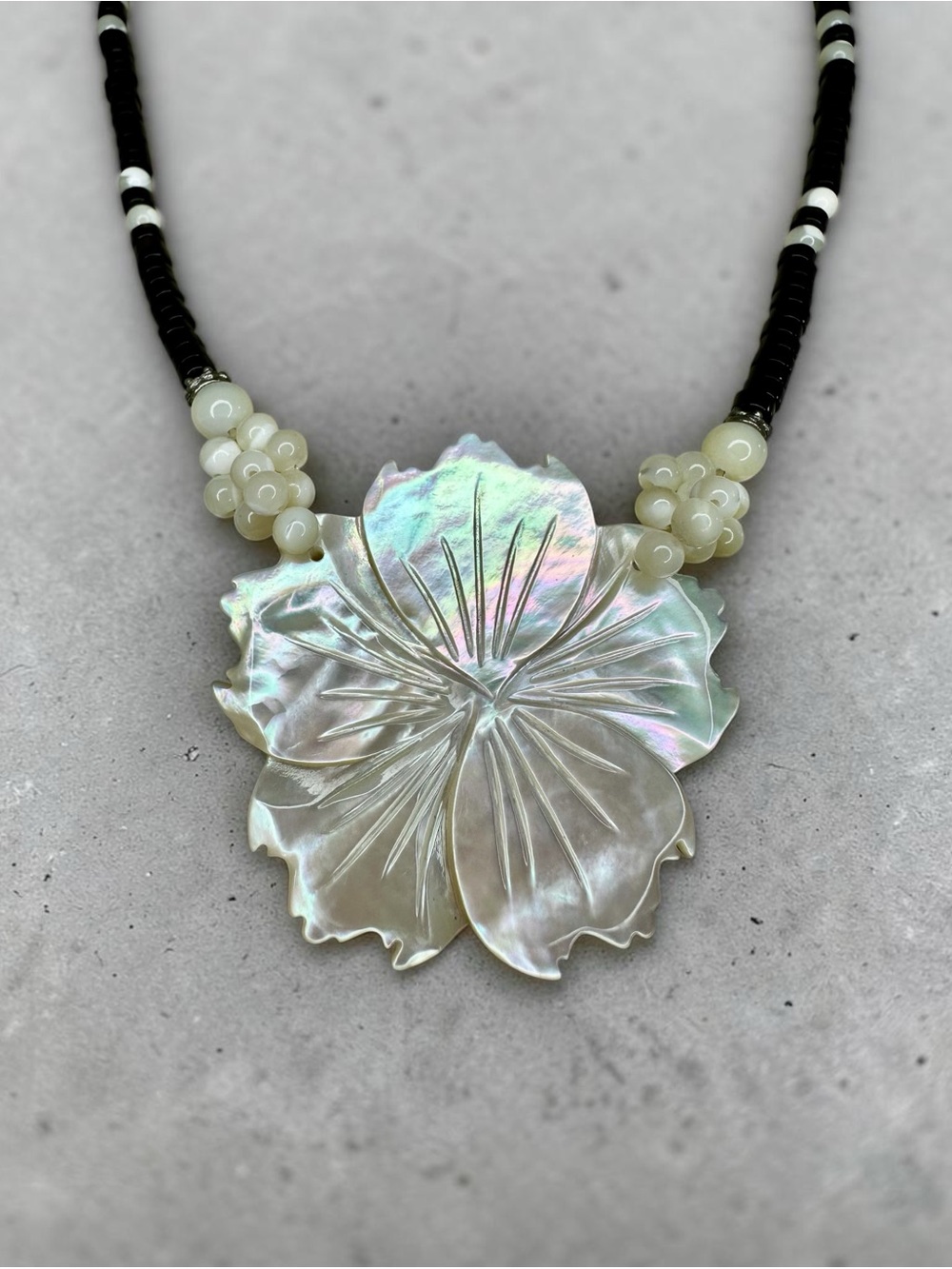 carved Mother of pearl hibiscus flower beaded necklace 18”